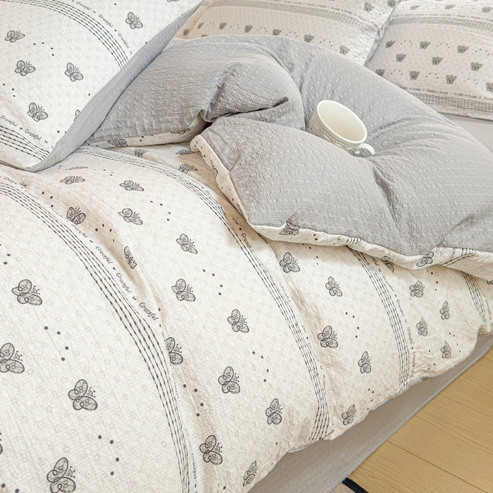 91家纺网 家纺一手货源 找家纺 桔禾家纺 2026春夏新款小清新A类超柔泡芙棉泡泡纱双层纱四件套 蝶语