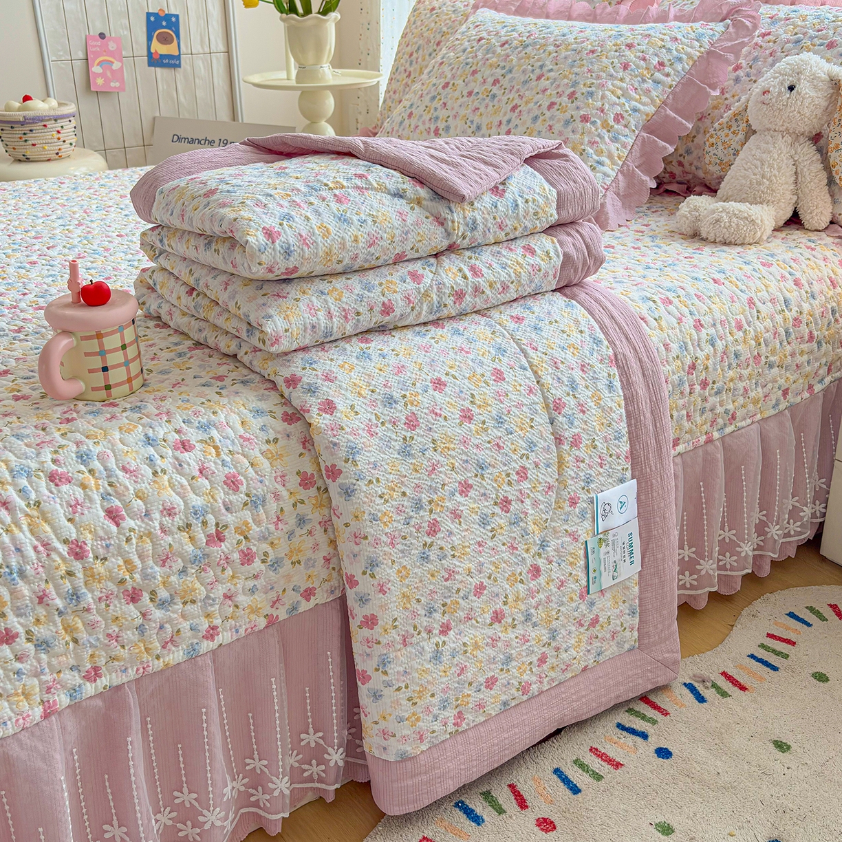 91家纺网 家纺一手货源 找家纺 绒耀家纺 2026春夏直播爆款泡芙棉云感双层纱皱皱纱韩式花边夏被四件套 粉黛