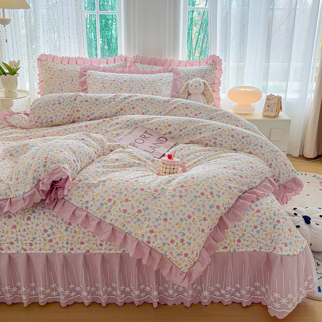 91家纺网 家纺一手货源 找家纺 绒耀家纺 2026春夏直播爆款泡芙棉云感双层纱皱皱纱韩式花边夏被四件套 粉黛