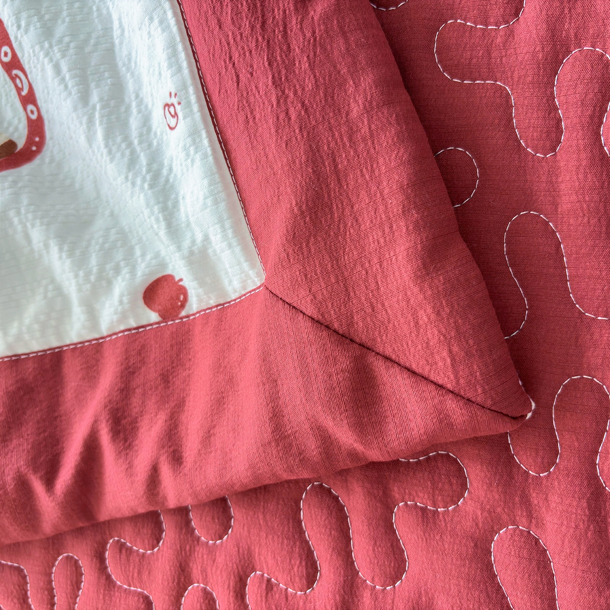 91家纺网 家纺一手货源 找家纺 绒耀家纺 2026春夏直播爆款泡芙棉云感双层纱皱皱纱韩式花边夏被四件套 马上有钱