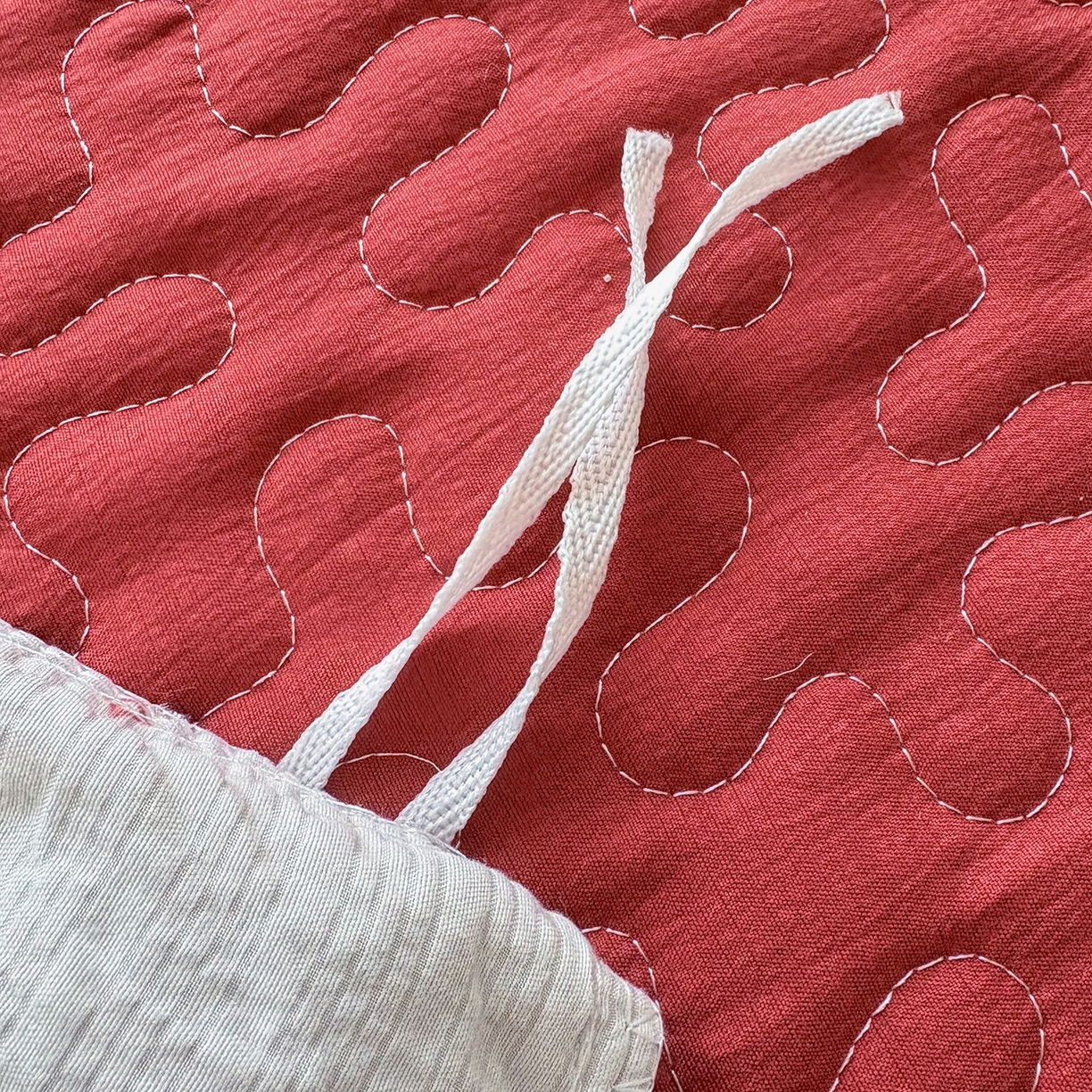 91家纺网 家纺一手货源 找家纺 绒耀家纺 2026春夏直播爆款泡芙棉云感双层纱皱皱纱韩式花边夏被四件套 马上有钱