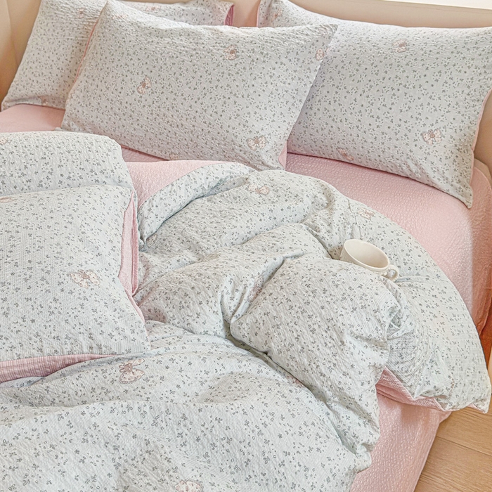 91家纺网 家纺一手货源 找家纺 桔禾家纺 2026春夏新款小清新A类超柔泡芙棉泡泡纱双层纱四件套 兔小妹