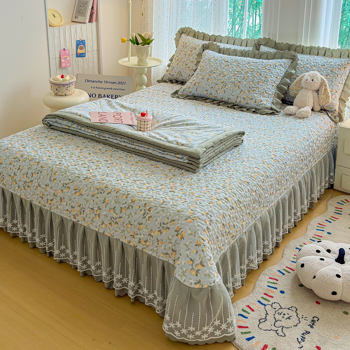 91家纺网 家纺一手货源 找家纺 绒耀家纺 2026春夏直播爆款泡芙棉云感双层纱皱皱纱韩式花边夏被四件套 桃枝夭夭