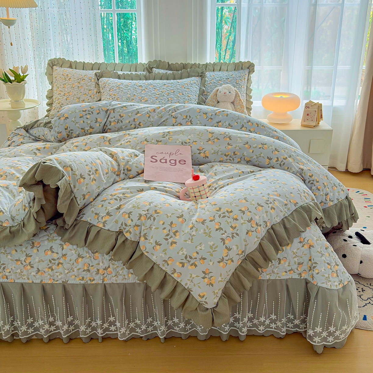 91家纺网 家纺一手货源 找家纺 绒耀家纺 2026春夏直播爆款泡芙棉云感双层纱皱皱纱韩式花边夏被四件套 桃枝夭夭