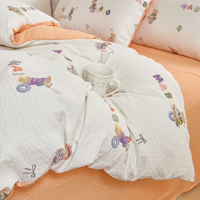 91家纺网 家纺一手货源 找家纺 桔禾家纺 2026春夏新款小清新A类超柔泡芙棉泡泡纱双层纱四件套 熊趣