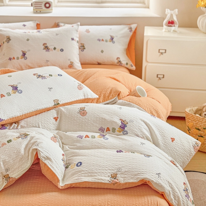 91家纺网 家纺一手货源 找家纺 桔禾家纺 2026春夏新款小清新A类超柔泡芙棉泡泡纱双层纱四件套 熊趣