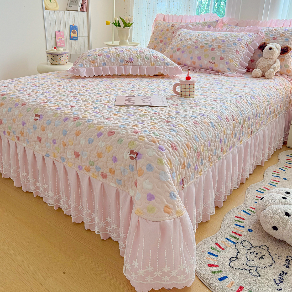 91家纺网 家纺一手货源 找家纺 绒耀家纺 2026春夏直播爆款泡芙棉云感双层纱皱皱纱韩式花边夏被四件套 甜蜜爱恋