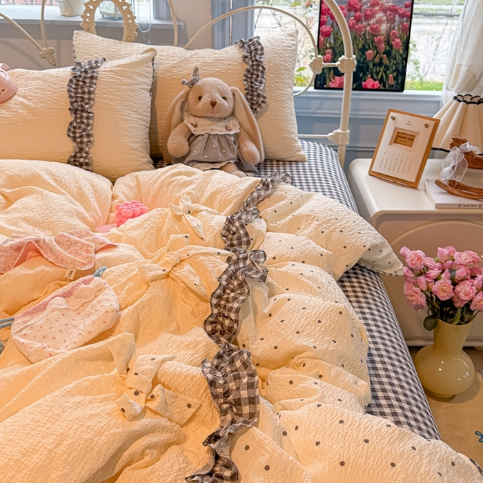 91家纺网 家纺一手货源 找家纺 （总）子钦家纺 2026春夏新款提花泡芙棉甜系格子软乎乎的治愈床品花边蝴蝶结床单床笠四件套-邹邹奶芙