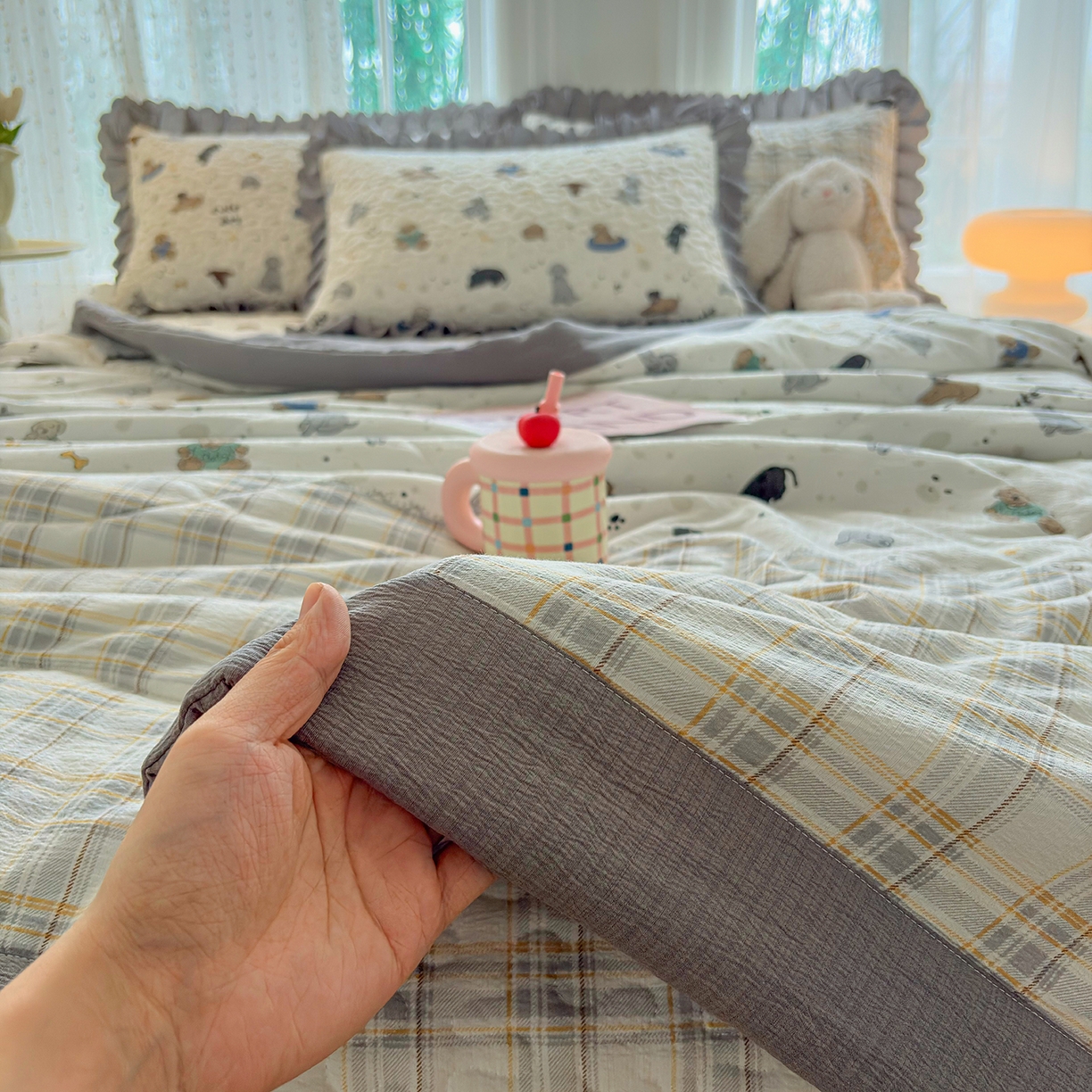 91家纺网 家纺一手货源 找家纺 绒耀家纺 2026春夏直播爆款泡芙棉云感双层纱皱皱纱韩式花边夏被四件套 旺旺大队