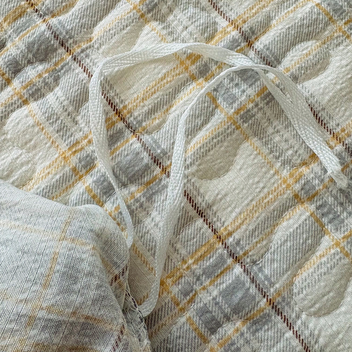 91家纺网 家纺一手货源 找家纺 绒耀家纺 2026春夏直播爆款泡芙棉云感双层纱皱皱纱韩式花边夏被四件套 旺旺大队