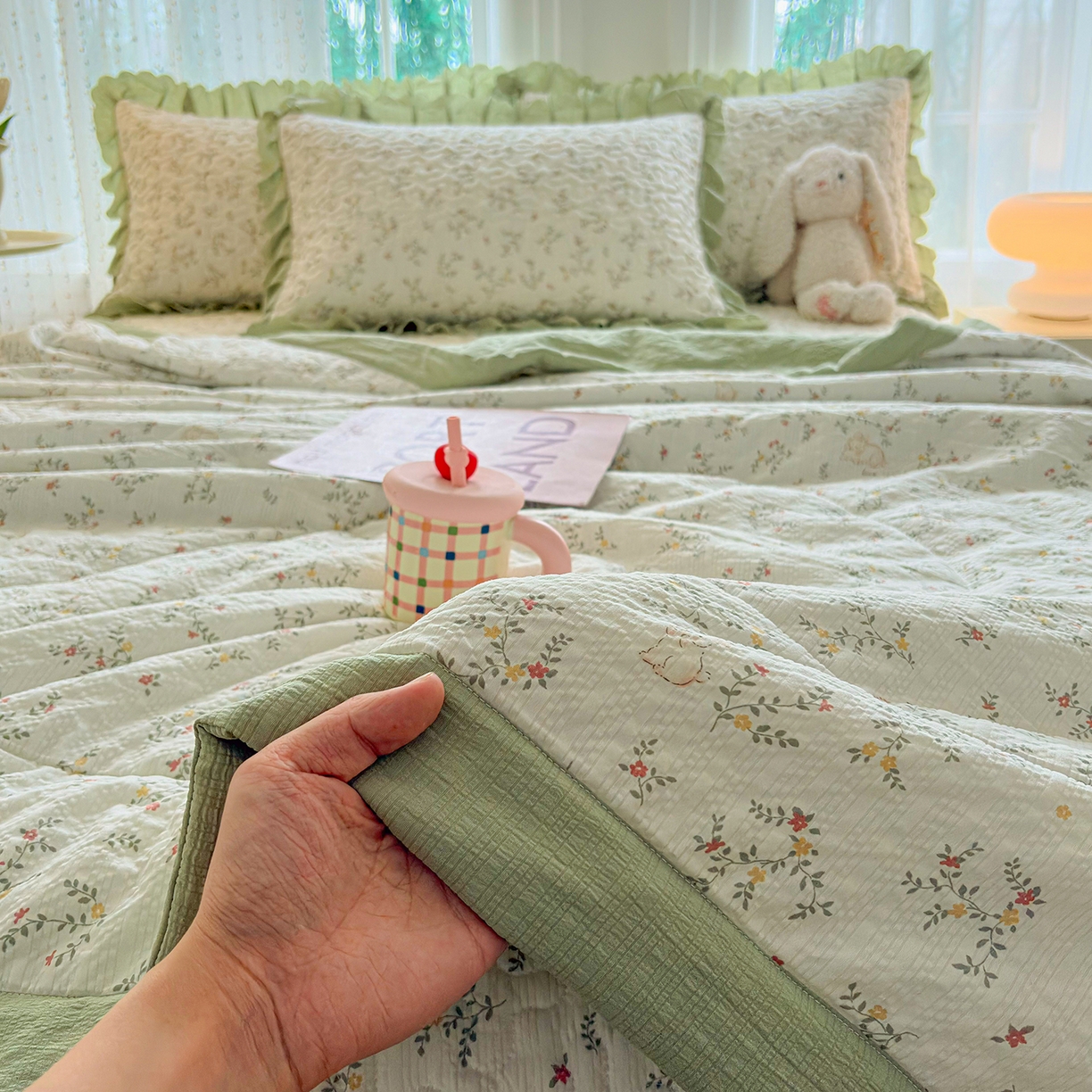 91家纺网 家纺一手货源 找家纺 绒耀家纺 2026春夏直播爆款泡芙棉云感双层纱皱皱纱韩式花边夏被四件套 夏日