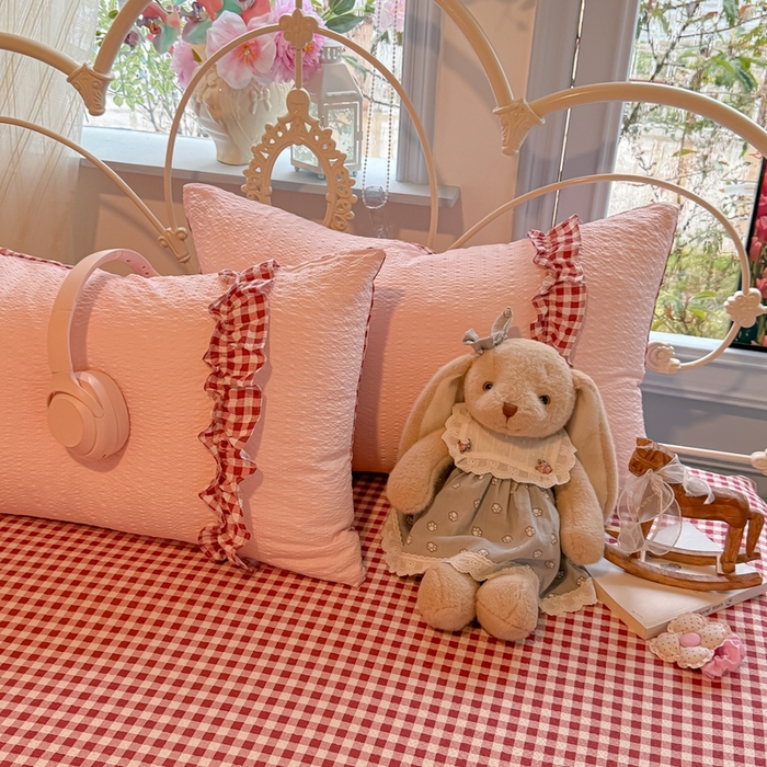 91家纺网 家纺一手货源 找家纺 （总）子钦家纺 2026春夏新款提花泡芙棉甜系格子软乎乎的治愈床品花边蝴蝶结床单床笠四件套-邹邹奶芙