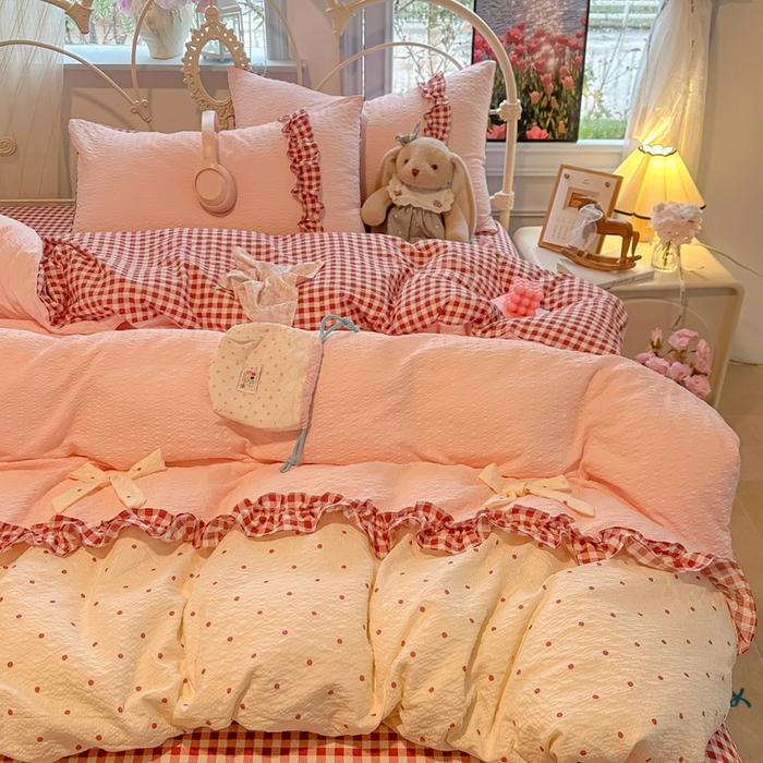 91家纺网 家纺一手货源 找家纺 （总）子钦家纺 2026春夏新款提花泡芙棉甜系格子软乎乎的治愈床品花边蝴蝶结床单床笠四件套-邹邹奶芙