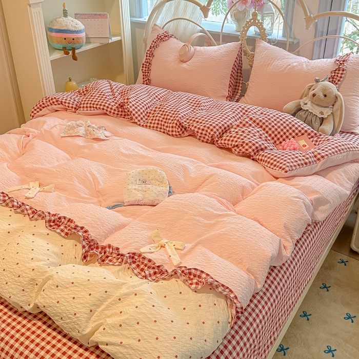 91家纺网 家纺一手货源 找家纺 （总）子钦家纺 2026春夏新款提花泡芙棉甜系格子软乎乎的治愈床品花边蝴蝶结床单床笠四件套-邹邹奶芙