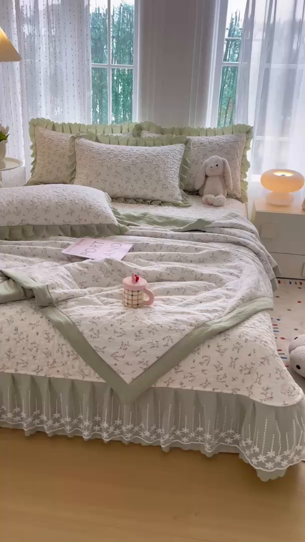 91家纺网 家纺一手货源 找家纺 绒耀家纺 2026春夏直播爆款泡芙棉云感双层纱皱皱纱韩式花边夏被四件套 夏日