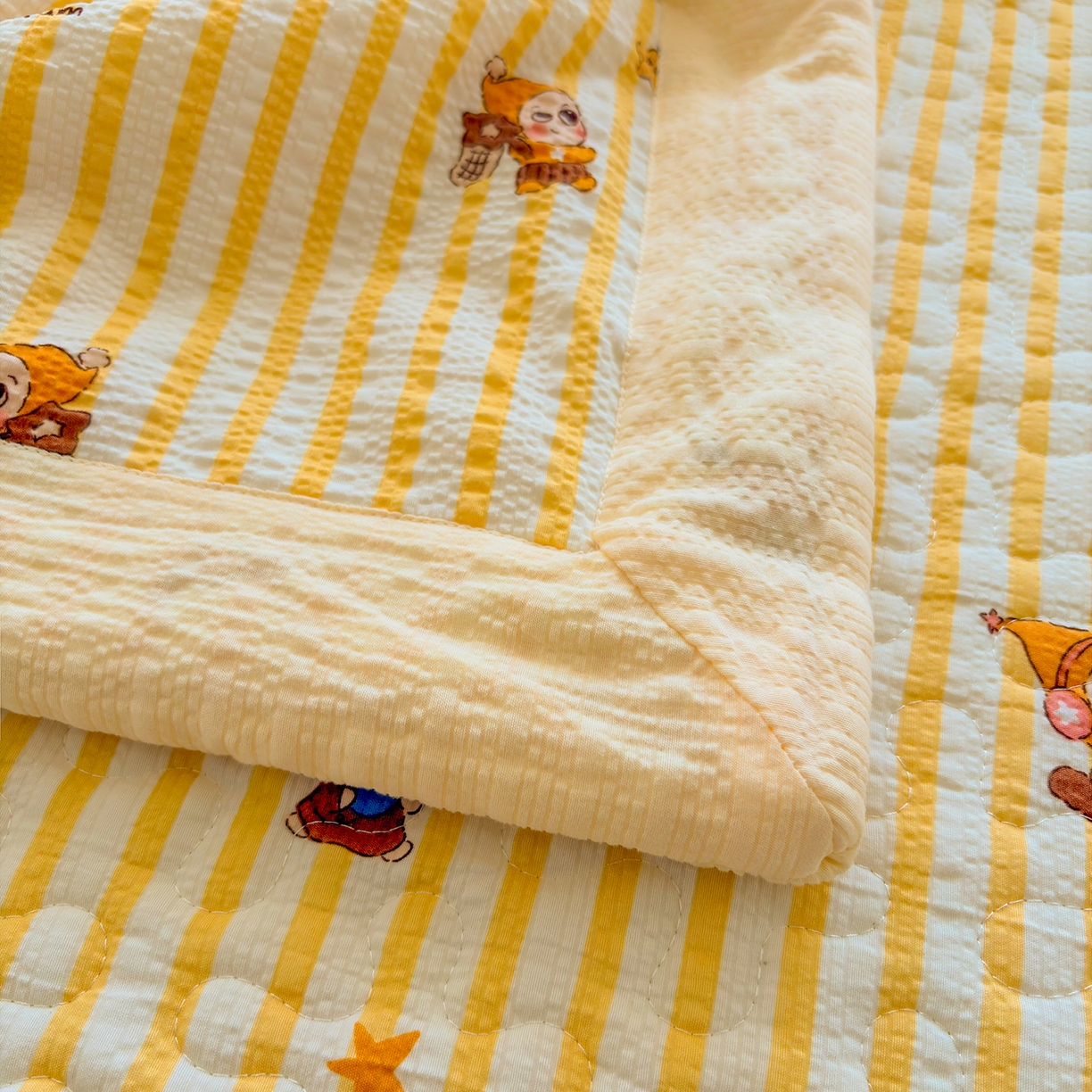 91家纺网 家纺一手货源 找家纺 绒耀家纺 2026春夏直播爆款泡芙棉云感双层纱皱皱纱韩式花边夏被四件套 星星人