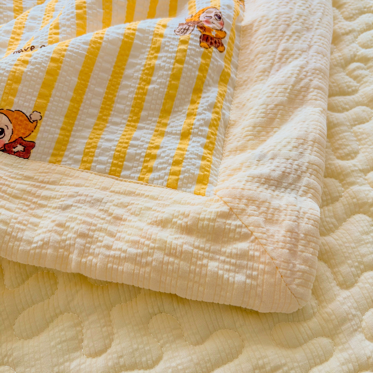 91家纺网 家纺一手货源 找家纺 绒耀家纺 2026春夏直播爆款泡芙棉云感双层纱皱皱纱韩式花边夏被四件套 星星人-AB