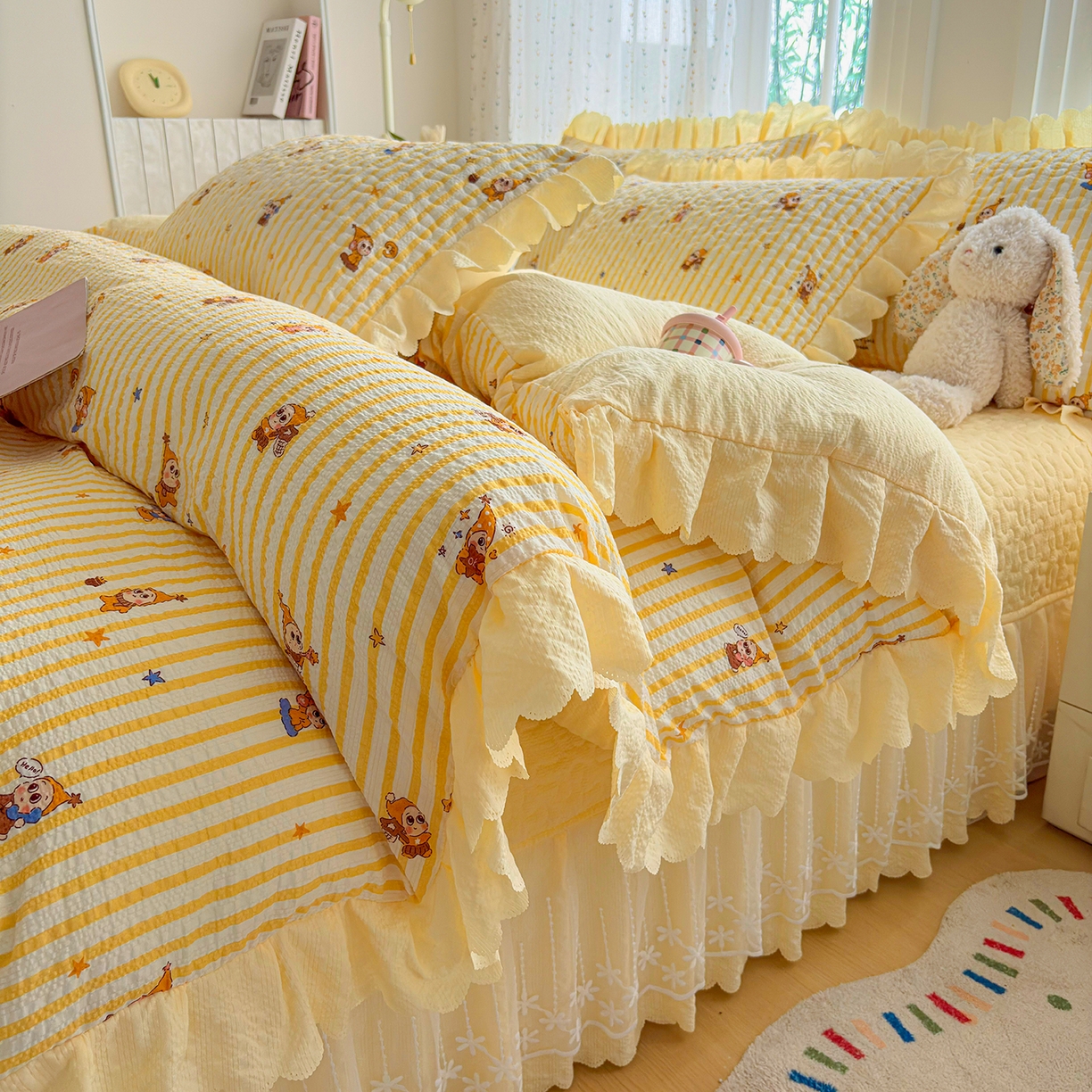 91家纺网 家纺一手货源 找家纺 绒耀家纺 2026春夏直播爆款泡芙棉云感双层纱皱皱纱韩式花边夏被四件套 星星人-AB