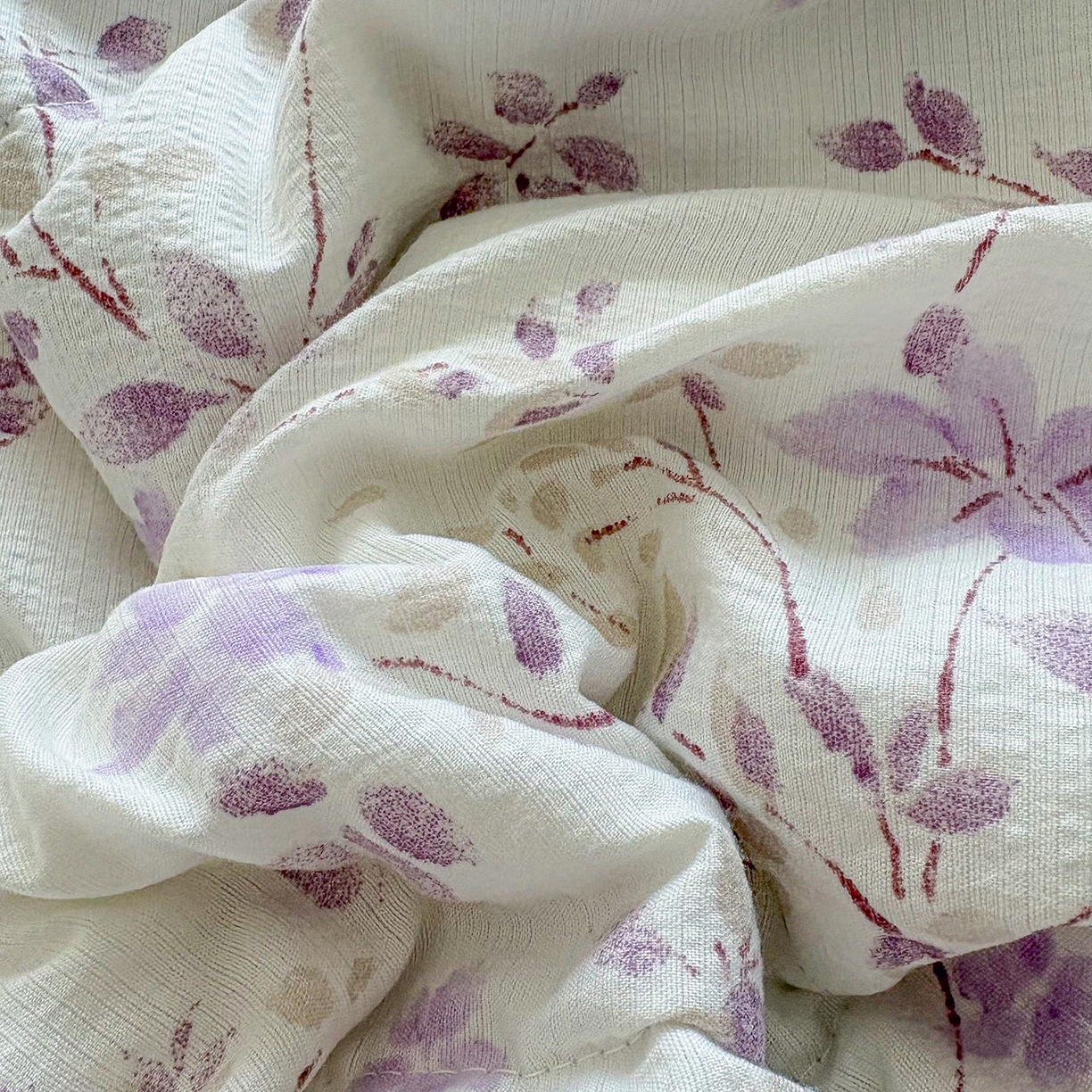 91家纺网 家纺一手货源 找家纺 绒耀家纺 2026春夏直播爆款泡芙棉云感双层纱皱皱纱韩式花边夏被四件套 紫薇