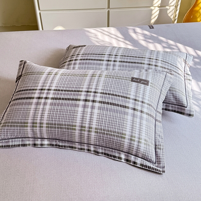 91家纺网 家纺一手货源 找家纺 木易家居 2026新款全棉磨毛印花四件套匆匆那年