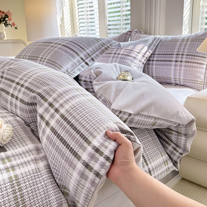 91家纺网 家纺一手货源 找家纺 木易家居 2026新款全棉磨毛印花四件套匆匆那年