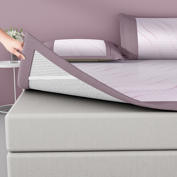 91家纺网 家纺一手货源 找家纺 yyds网供 2026新款波澜7A抗菌水洗提花刺绣冰丝席凉席软席三件套凉感丝空调席-波澜迪斯 波澜-冰清紫