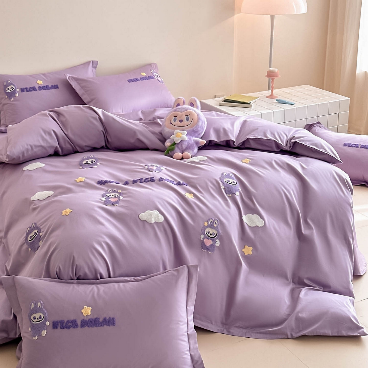 91家纺网 家纺一手货源 找家纺 犇牛仓储供应链 2026春夏新款A类全棉纯棉毛巾绣卡通款四件套拉布布 拉布布-优雅紫