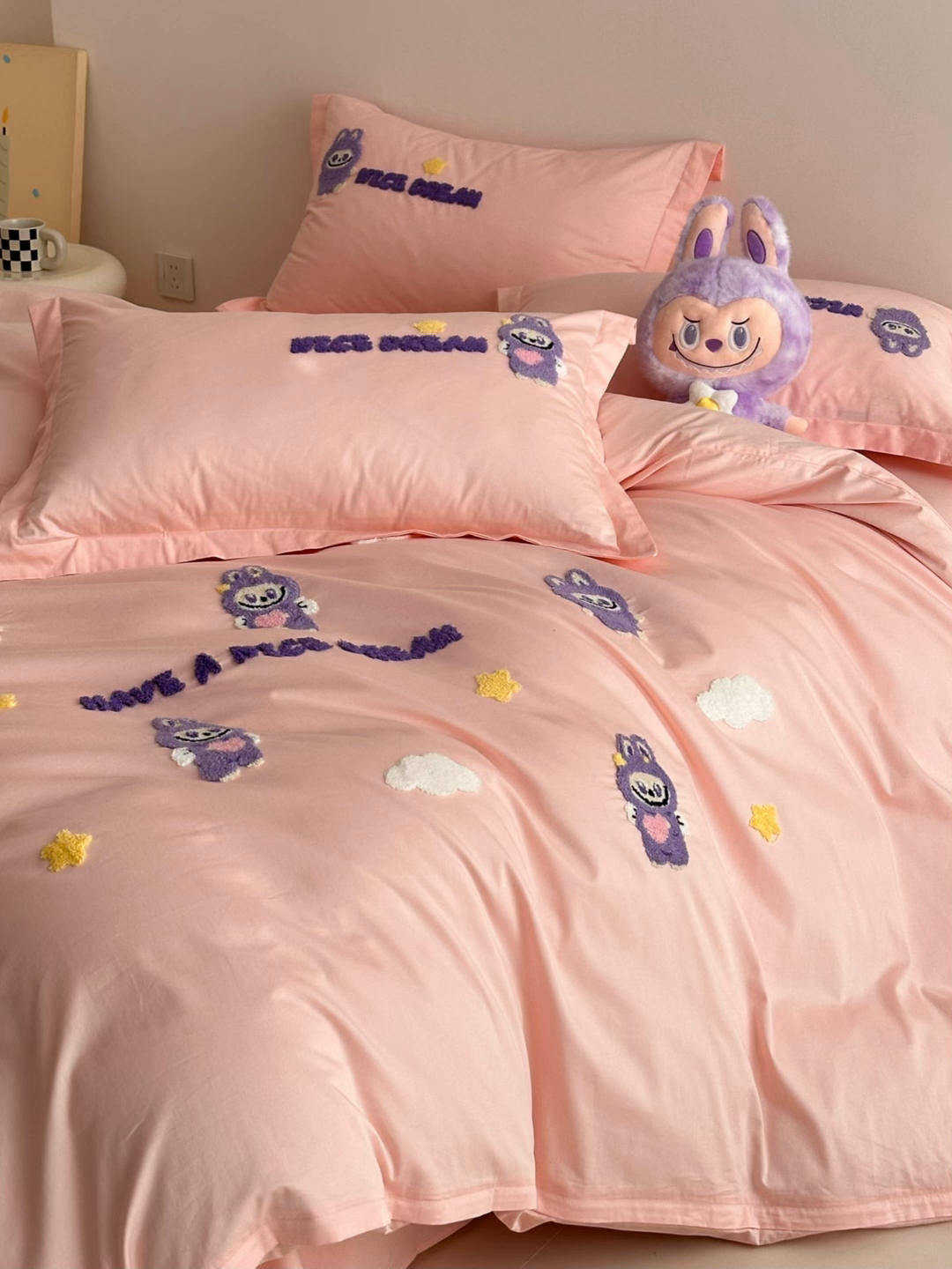 91家纺网 家纺一手货源 找家纺 （总）犇牛仓储供应链 2026春夏新款A类全棉纯棉毛巾绣卡通款四件套拉布布