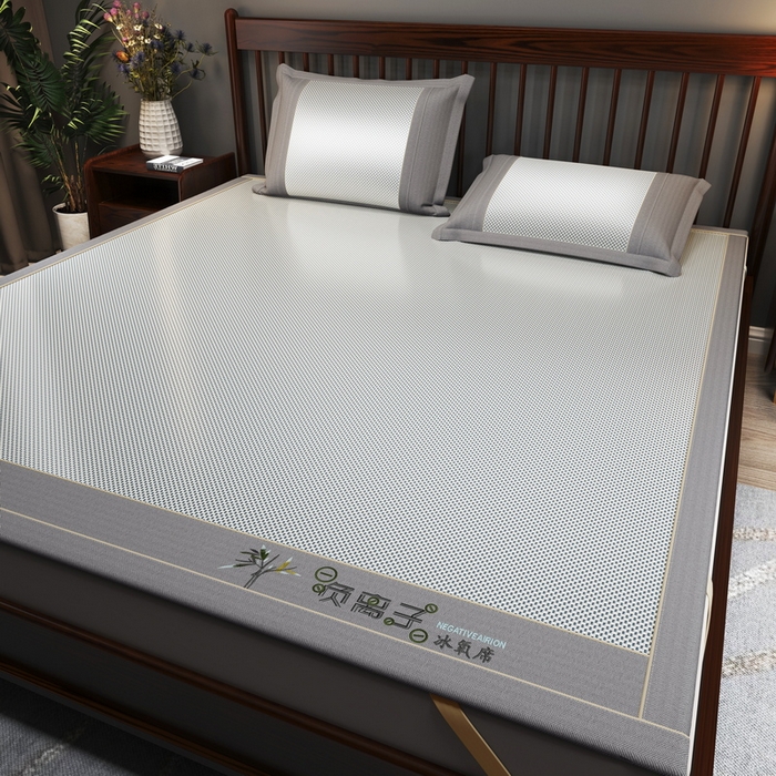 yyds网供 2026新款碳光绣花冰藤席夏季冰丝席空调软席可水洗折叠凉席 绣花素雅-银蓝