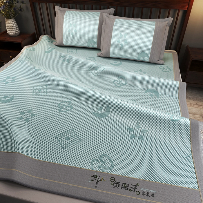 91家纺网 家纺一手货源 找家纺 yyds网供 2026新款碳光绣花冰藤席夏季冰丝席空调软席可水洗折叠凉席 绣花星月-水绿