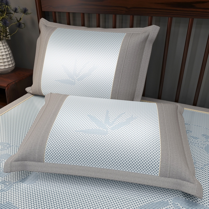 91家纺网 家纺一手货源 找家纺 yyds网供 2026新款碳光绣花冰藤席夏季冰丝席空调软席可水洗折叠凉席 绣花熊猫-浅蓝