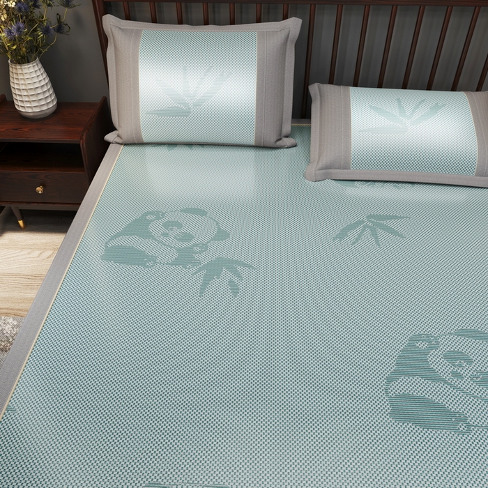 91家纺网 家纺一手货源 找家纺 yyds网供 2026新款碳光绣花冰藤席夏季冰丝席空调软席可水洗折叠凉席 绣花熊猫-水绿