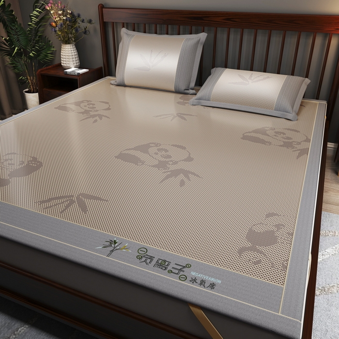 yyds网供 2026新款碳光绣花冰藤席夏季冰丝席空调软席可水洗折叠凉席 绣花熊猫-香槟