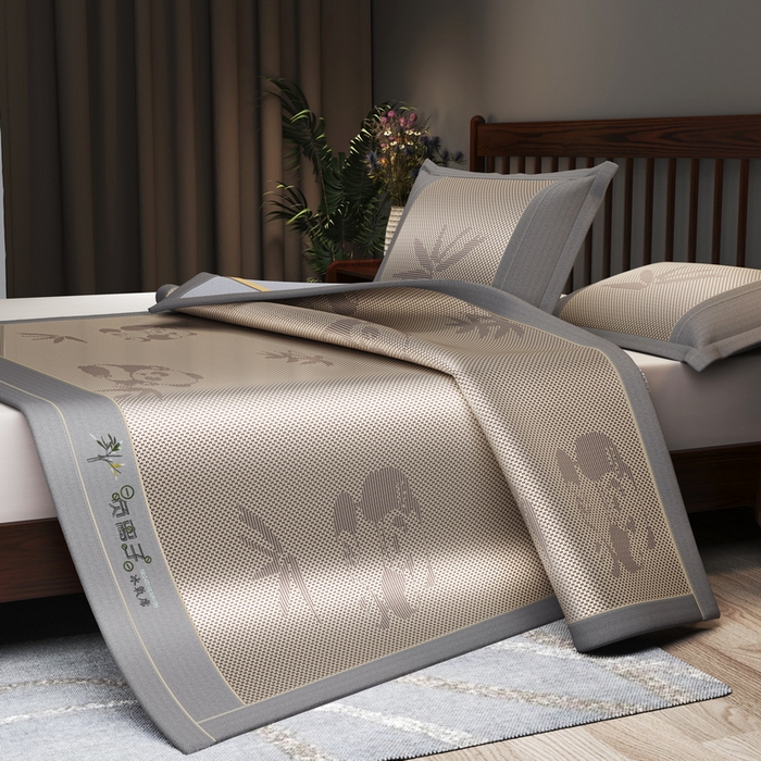 91家纺网 家纺一手货源 找家纺 yyds网供 2026新款碳光绣花冰藤席夏季冰丝席空调软席可水洗折叠凉席 绣花熊猫-香槟