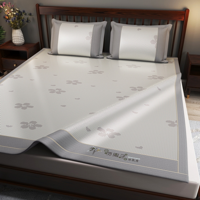 91家纺网 家纺一手货源 找家纺 yyds网供 2026新款碳光绣花冰藤席夏季冰丝席空调软席可水洗折叠凉席 绣花樱花-银灰