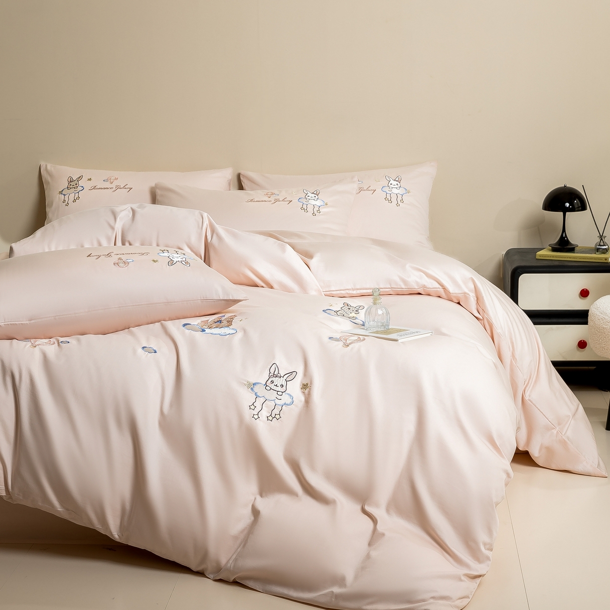 91家纺网 家纺一手货源 找家纺 （总）绒掌柜家纺（品质焕新） 2026新款100S长绒棉纯棉精密刺绣四件套-云境系列-版权产品-礼盒装