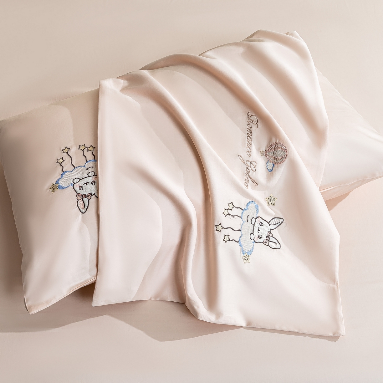 91家纺网 家纺一手货源 找家纺 （总）绒掌柜家纺（品质焕新） 2026新款100S长绒棉纯棉精密刺绣四件套-云境系列-版权产品-礼盒装