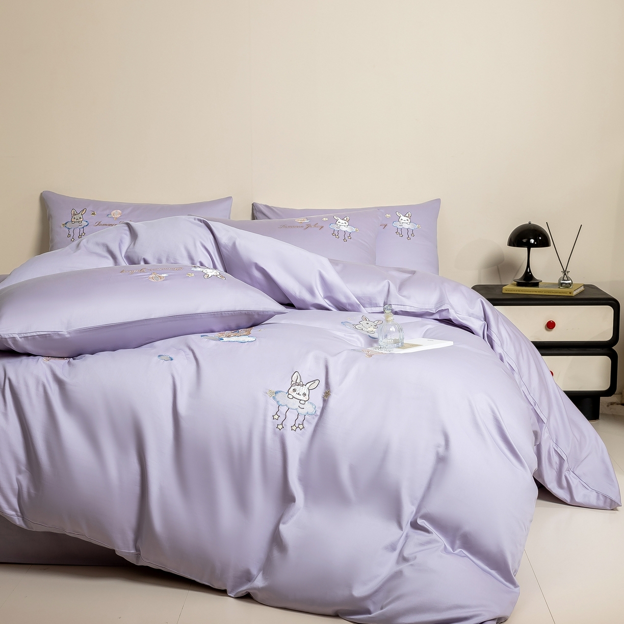 91家纺网 家纺一手货源 找家纺 绒掌柜家纺（品质焕新） 2026新款100S长绒棉纯棉精密刺绣四件套-云境系列-版权产品-礼盒装 云境-奶芋紫