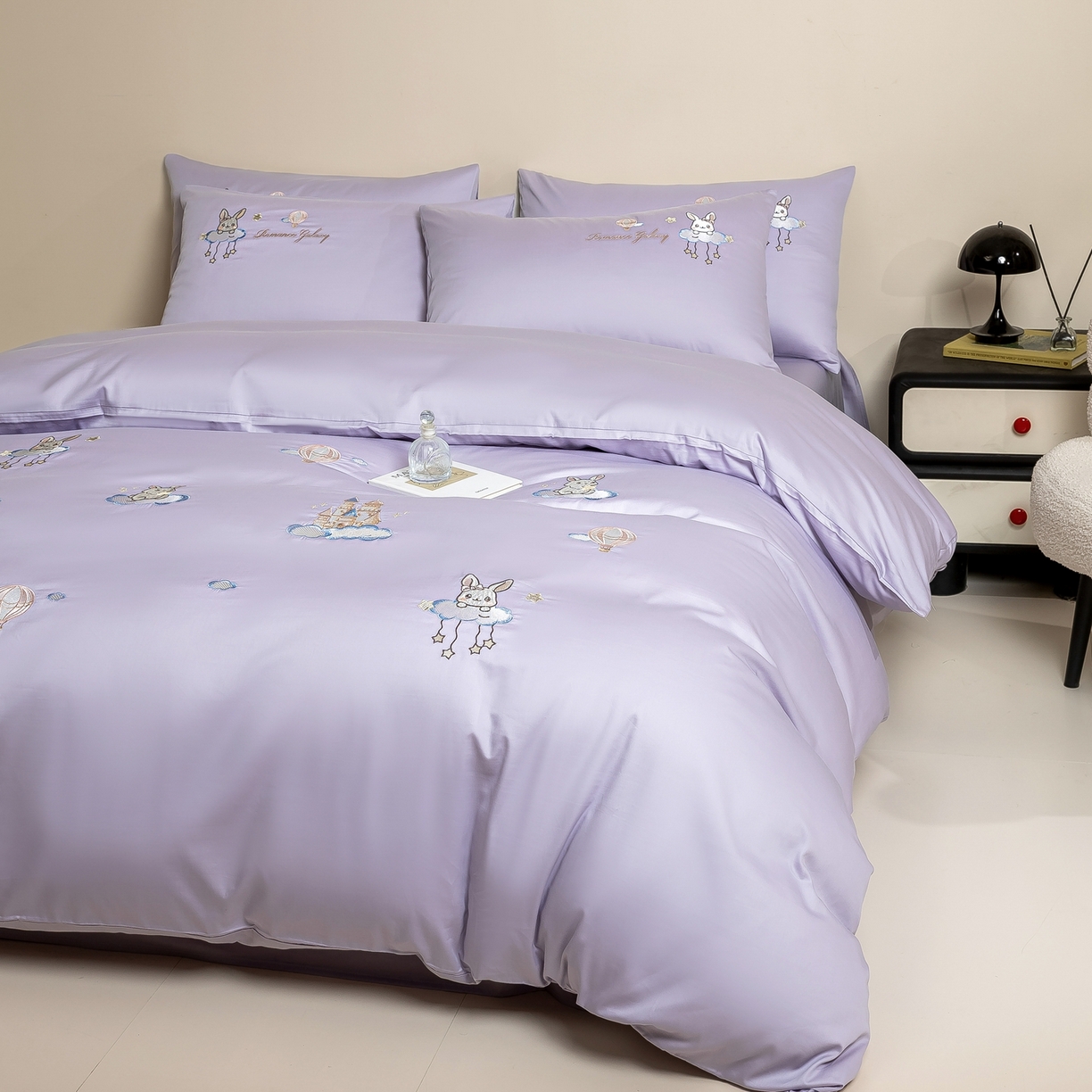 91家纺网 家纺一手货源 找家纺 绒掌柜家纺（品质焕新） 2026新款100S长绒棉纯棉精密刺绣四件套-云境系列-版权产品-礼盒装 云境-奶芋紫