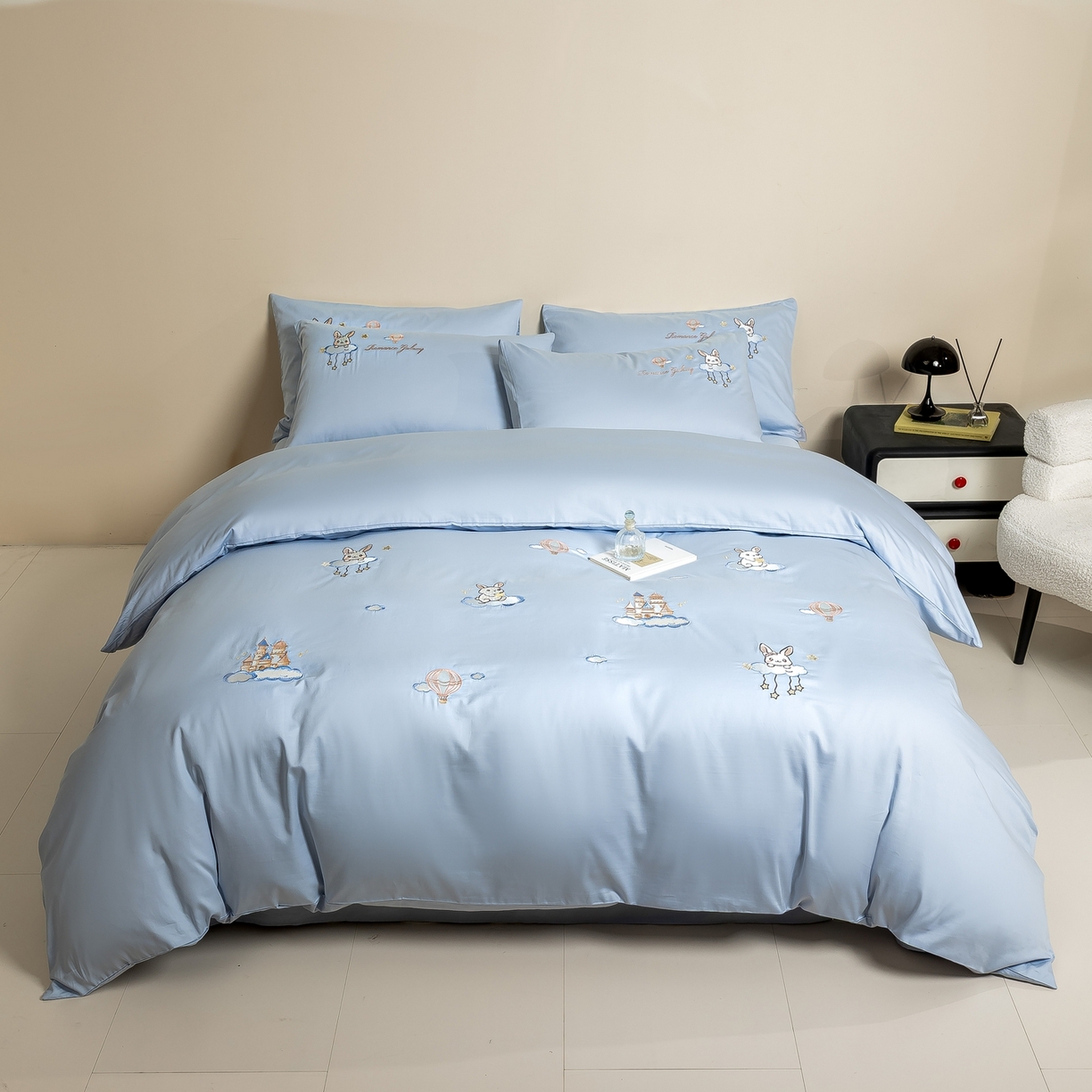 91家纺网 家纺一手货源 找家纺 绒掌柜家纺（品质焕新） 2026新款100S长绒棉纯棉精密刺绣四件套-云境系列-版权产品-礼盒装 云境-天空蓝