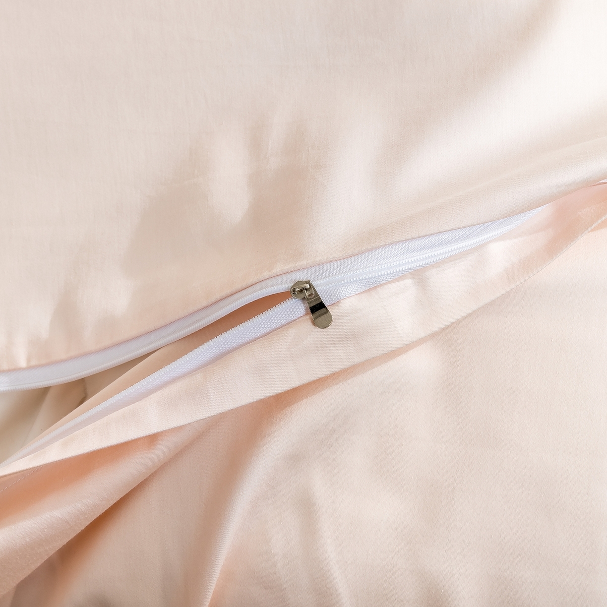 91家纺网 家纺一手货源 找家纺 绒掌柜家纺（品质焕新） 2026新款100S长绒棉纯棉精密刺绣四件套-云境系列-版权产品-礼盒装 云境-蜜桃粉