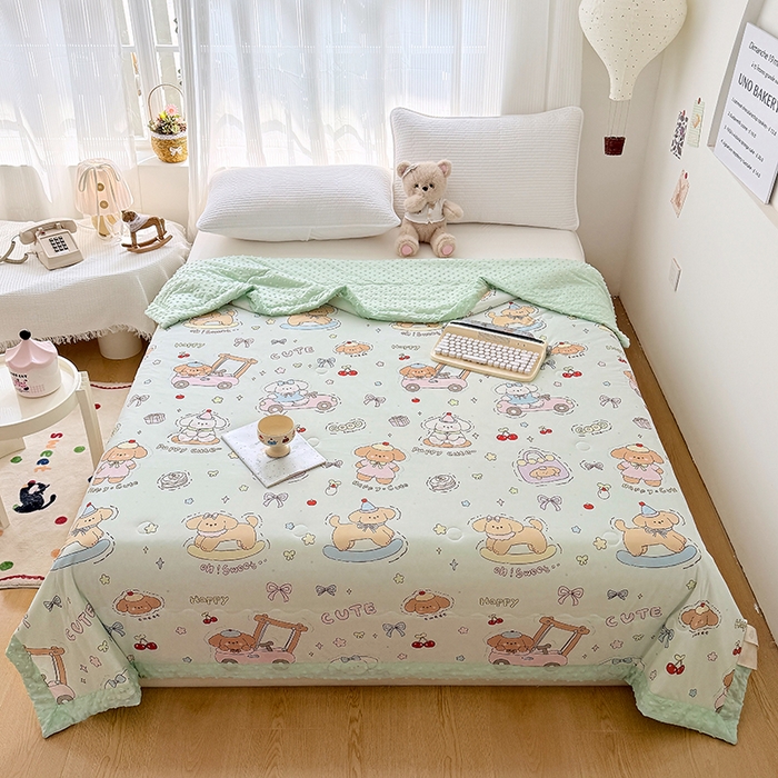 91家纺网 家纺一手货源 找家纺 丫丫家纺 2026新款Ａ类豆豆被有氨凉感丝冰豆豆夏被卡通印花双面凉感丝（含氨纶）夏凉被空调被子 奶芙萌宠绿‌