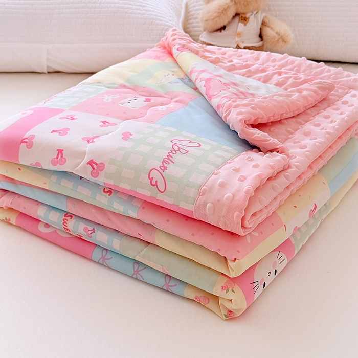 91家纺网 家纺一手货源 找家纺 丫丫家纺 2026新款Ａ类豆豆被有氨凉感丝冰豆豆夏被卡通印花双面凉感丝（含氨纶）夏凉被空调被子 百福格子喵