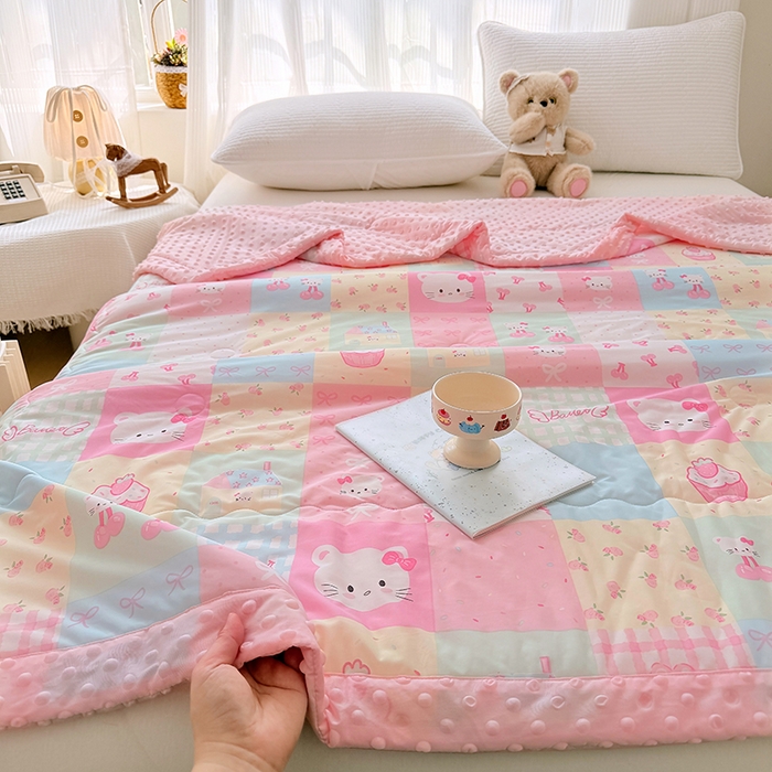 91家纺网 家纺一手货源 找家纺 丫丫家纺 2026新款Ａ类豆豆被有氨凉感丝冰豆豆夏被卡通印花双面凉感丝（含氨纶）夏凉被空调被子 百福格子喵