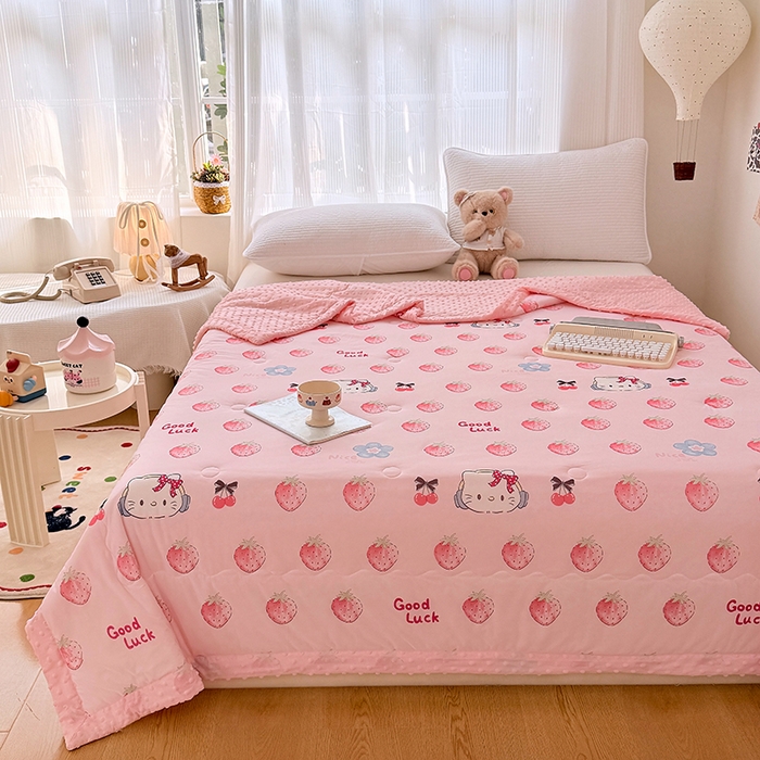 91家纺网 家纺一手货源 找家纺 丫丫家纺 2026新款Ａ类豆豆被有氨凉感丝冰豆豆夏被卡通印花双面凉感丝（含氨纶）夏凉被空调被子 豆豆凯蒂粉