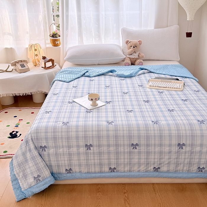 91家纺网 家纺一手货源 找家纺 丫丫家纺 2026新款Ａ类豆豆被有氨凉感丝冰豆豆夏被卡通印花双面凉感丝（含氨纶）夏凉被空调被子 蝴蝶结