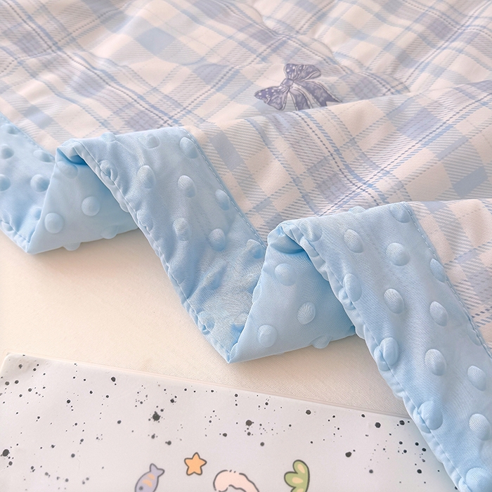 91家纺网 家纺一手货源 找家纺 丫丫家纺 2026新款Ａ类豆豆被有氨凉感丝冰豆豆夏被卡通印花双面凉感丝（含氨纶）夏凉被空调被子 蝴蝶结