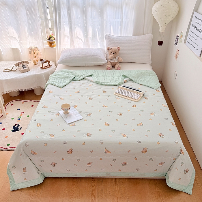 91家纺网 家纺一手货源 找家纺 丫丫家纺 2026新款Ａ类豆豆被有氨凉感丝冰豆豆夏被卡通印花双面凉感丝（含氨纶）夏凉被空调被子 奶绿星星