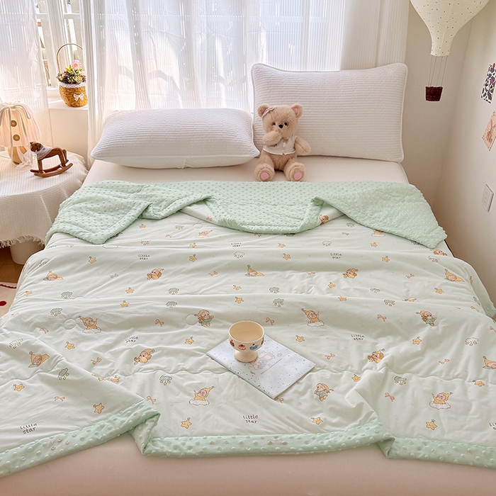 91家纺网 家纺一手货源 找家纺 丫丫家纺 2026新款Ａ类豆豆被有氨凉感丝冰豆豆夏被卡通印花双面凉感丝（含氨纶）夏凉被空调被子 奶绿星星