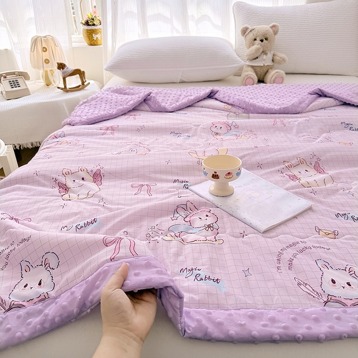 91家纺网 家纺一手货源 找家纺 丫丫家纺 2026新款Ａ类豆豆被有氨凉感丝冰豆豆夏被卡通印花双面凉感丝（含氨纶）夏凉被空调被子 小可爱紫